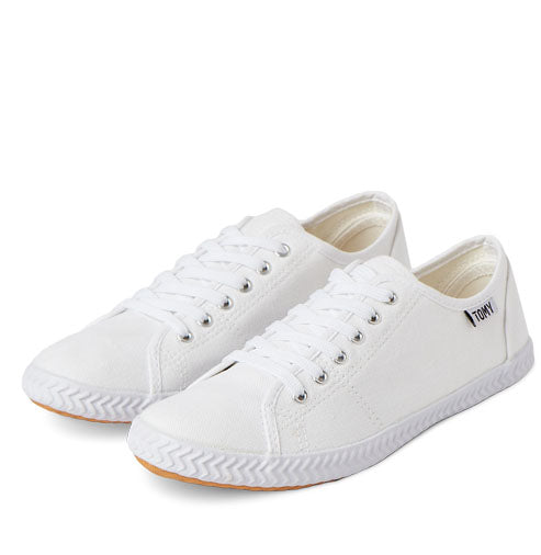 White lace-up canvas